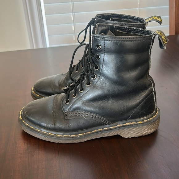 Dr. Martens Vintage 1460 Made In England Boots Black Leather Size 6 - Picture 5 of 16